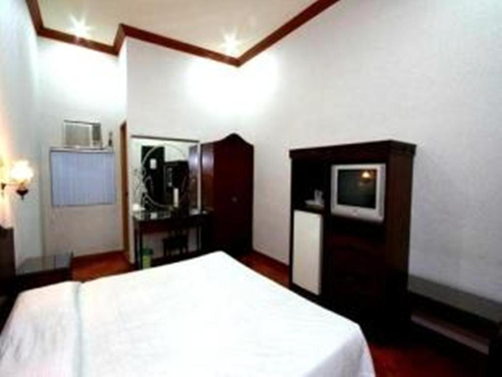 Pearlmont Hotel Cagayan de Oro Room photo